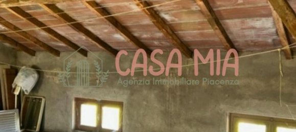 7 rooms House in Piozzano, Italy No. 66425 12