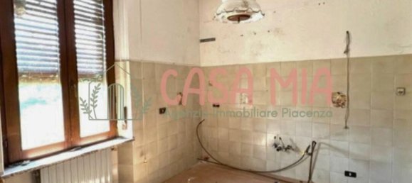7 rooms House in Piozzano, Italy No. 66425 5