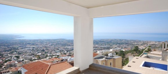 6 bedrooms Villa in Paphos, Cyprus No. 13346 2