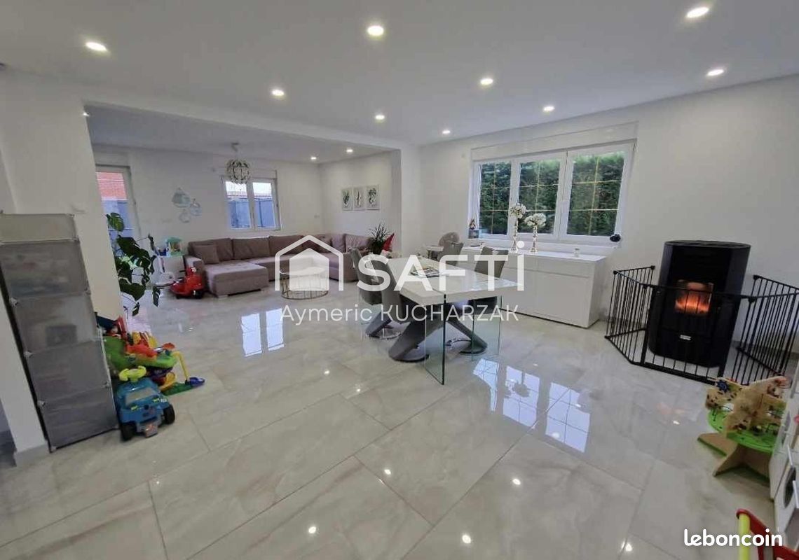 3 bedrooms House in Denain, France No. 224977