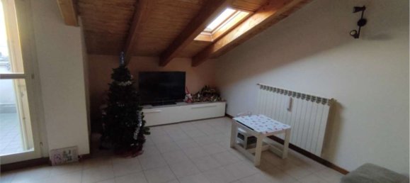 3 rooms Apartment in Giussano, Italy No. 182389 3