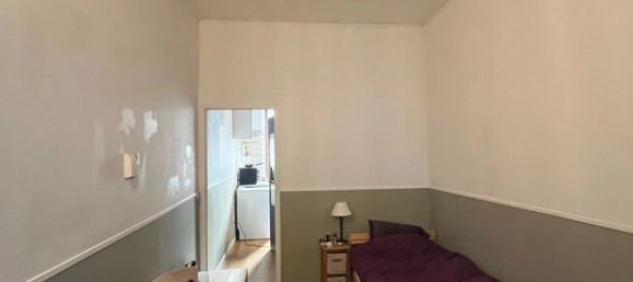 Estudio en Paris, France No. 329857 2