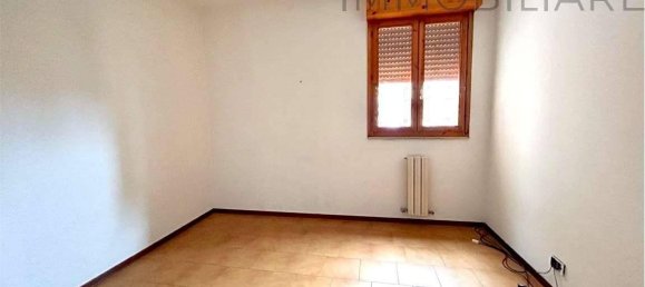 4 rooms Apartment in Vignola, Italy No. 29603 6