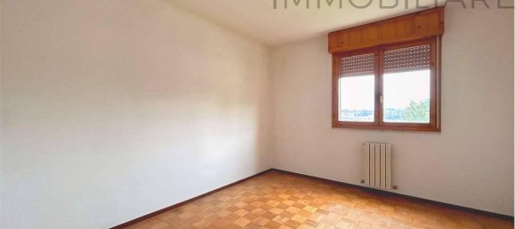 4 rooms Apartment in Vignola, Italy No. 29603 4