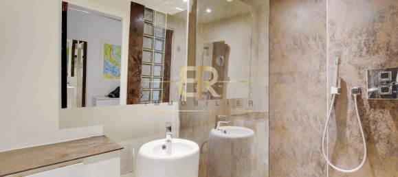 Studio in Paris, France No. 163124 14