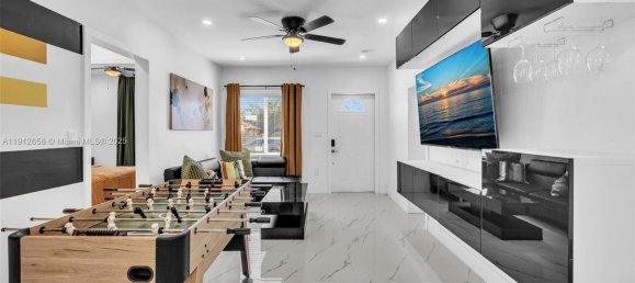 4 dormitorios villa en venta en Miami, Miami-Dade, Florida, USA № 615954 7