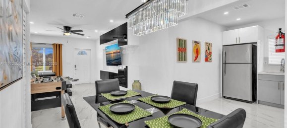 4 dormitorios villa en venta en Miami, Miami-Dade, Florida, USA № 615954 22