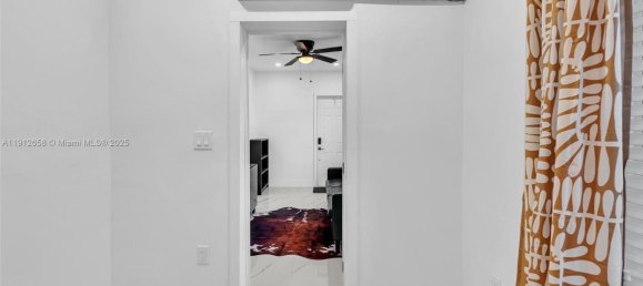 4 dormitorios villa en venta en Miami, Miami-Dade, Florida, USA № 615954 10