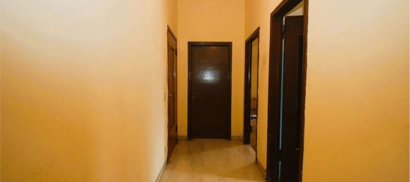 Квартира с 3 комнатами в Модена, Италия № 69615 10