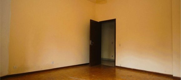 Квартира с 3 комнатами в Модена, Италия № 69615 4