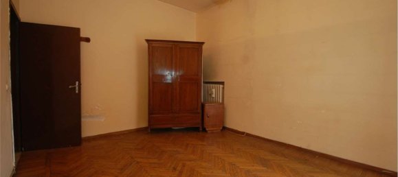 Квартира с 3 комнатами в Модена, Италия № 69615 8