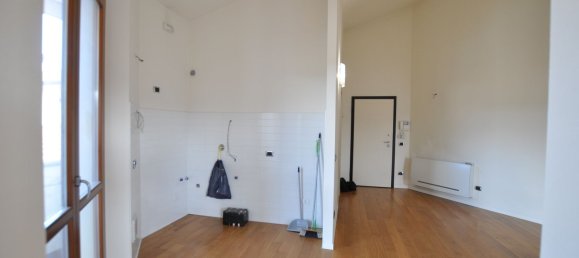 4 rooms Apartment in Florence, Italy No. 50486 10