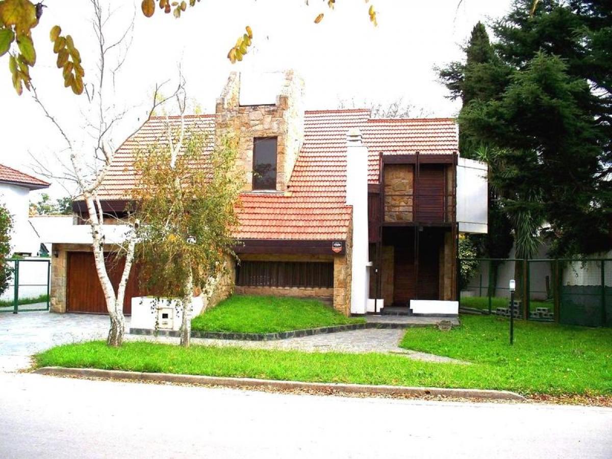3 bedrooms House in Mar del Plata, Argentina No. 91294