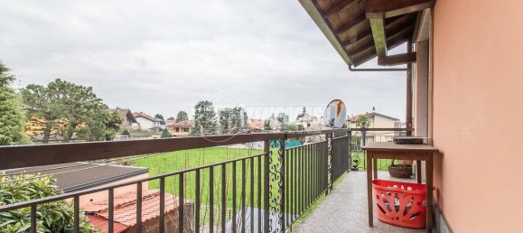 4-salle Appartement à Limido Comasco, Italy No. 42636 12