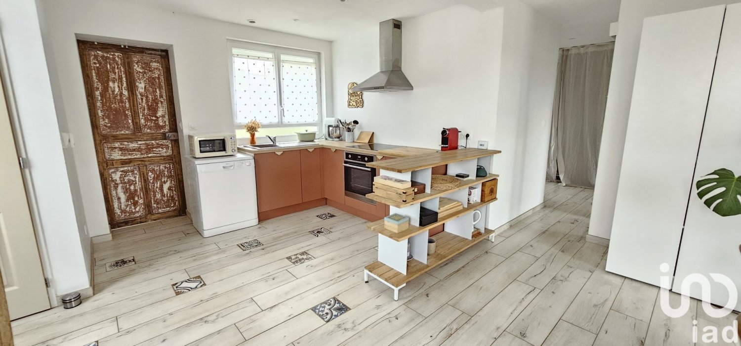 Casa de 5 habitaciónes en Hermes, France No. 211724