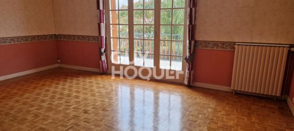 3 bedrooms House in Chateau-Gontier, France No. 310294 2