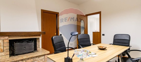 300m² Warehouse in Lurago d'Erba, Italy No. 58590 9