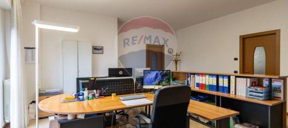 300m² Warehouse in Lurago d'Erba, Italy No. 58590 10