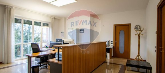 300m² Warehouse in Lurago d'Erba, Italy No. 58590 19