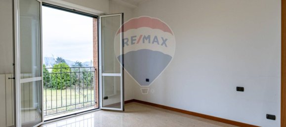 300m² Warehouse in Lurago d'Erba, Italy No. 58590 16