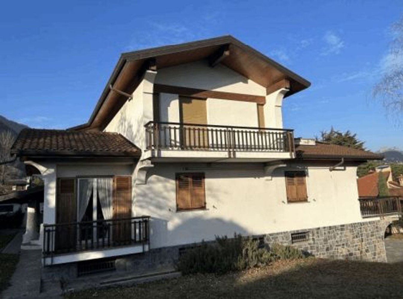 14غرفة منزل في Erba, Italy رقم 3894