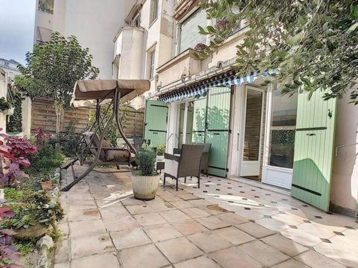 3 bedrooms Condo in Nice, France No. 3194