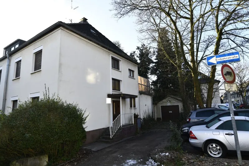 6 rooms House in Essen, Germany No. 13467