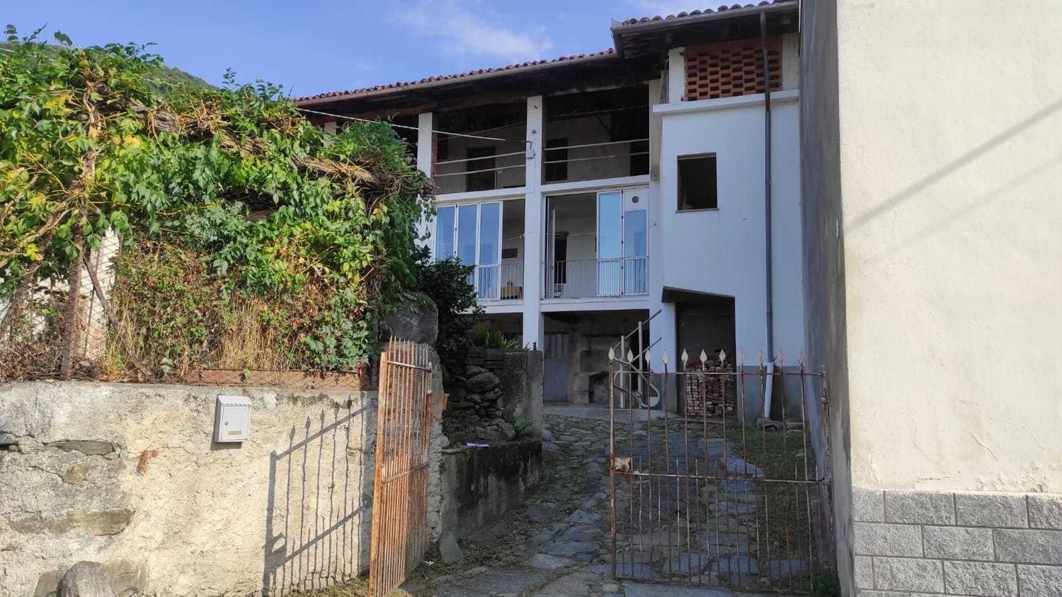 5-salle Villa à Loranzè, Italy No. 281182