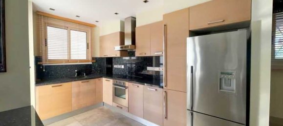 3 bedrooms House in Pervolia, Cyprus No. 13793 6