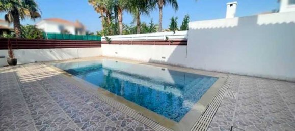 3 bedrooms House in Pervolia, Cyprus No. 13793 8