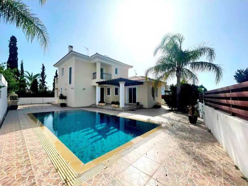 3 bedrooms House in Pervolia, Cyprus No. 13793