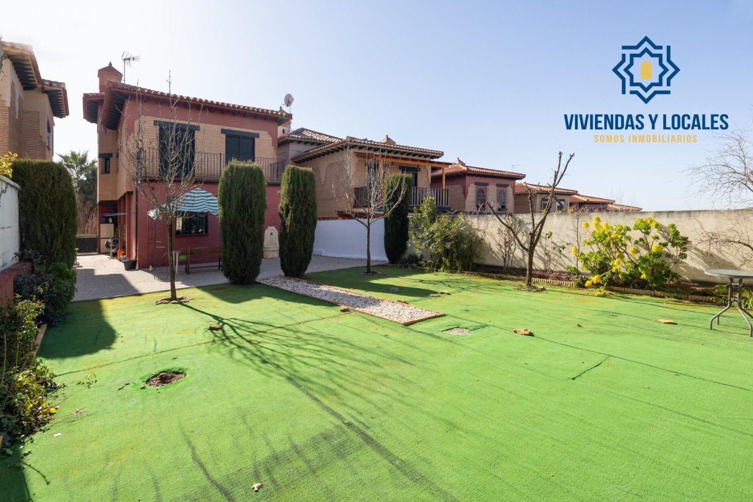 Дом с 4 спальнями в Хун, Испания № 94980