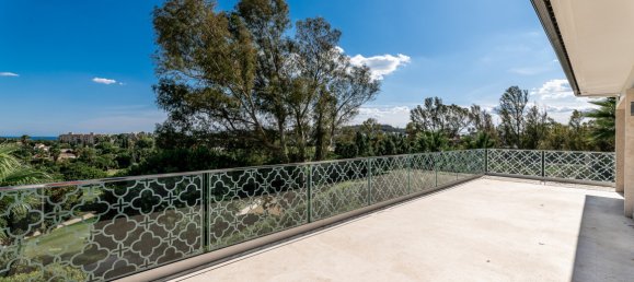 5 bedrooms Villa in Marbella, Spain No. 115120 15