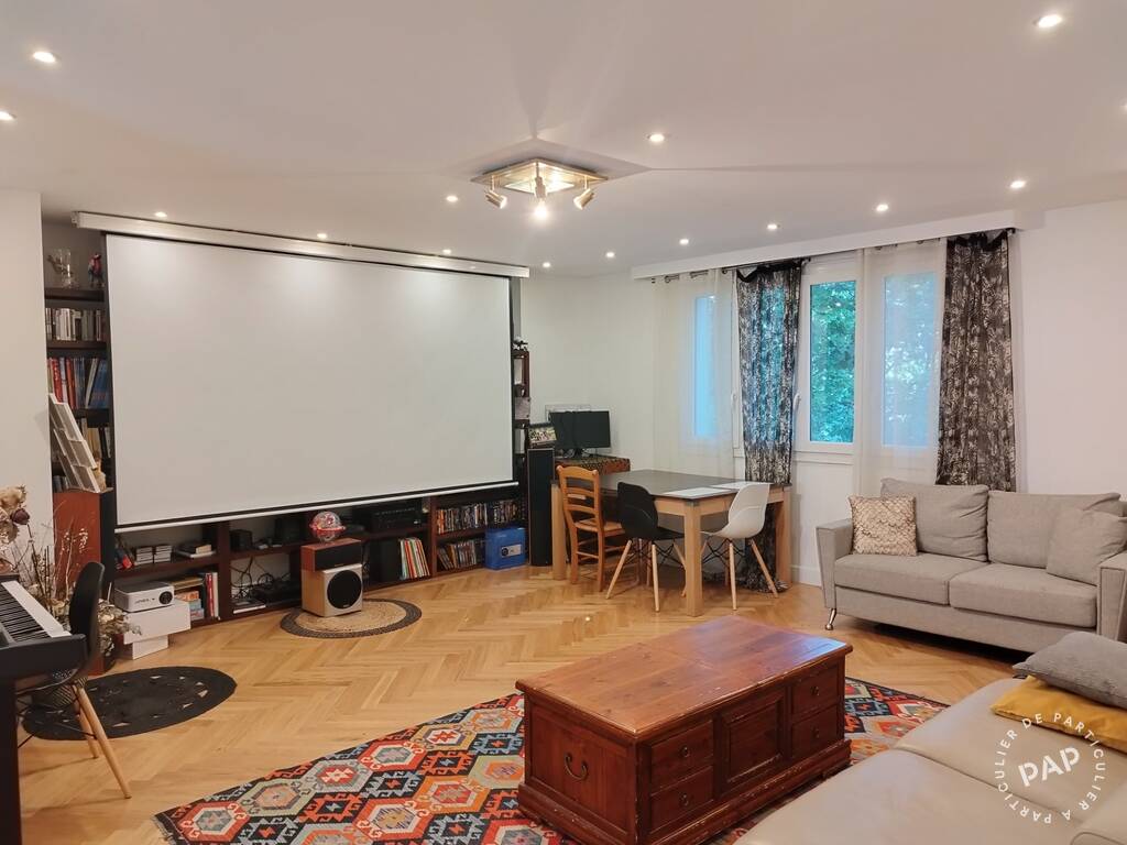 4 bedrooms Apartment in Paris, France No. 297840
