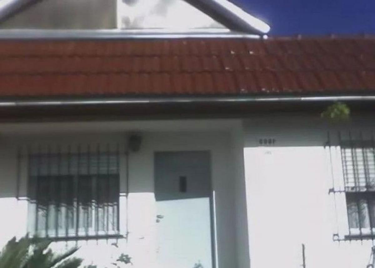 2 bedrooms House in Esteban Echeverria, Argentina No. 103162