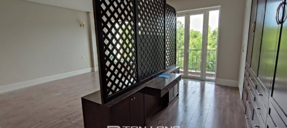 5 bedrooms Villa in Tay Ho, Vietnam No. 772 22