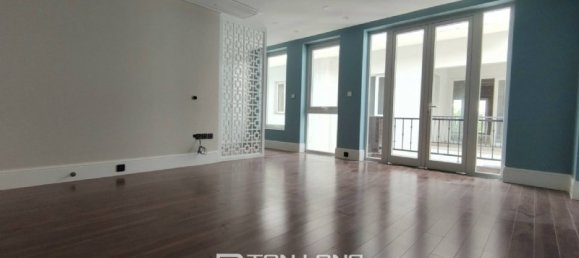 5 bedrooms Villa in Tay Ho, Vietnam No. 772 18