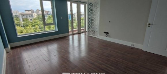 5 bedrooms Villa in Tay Ho, Vietnam No. 772 16