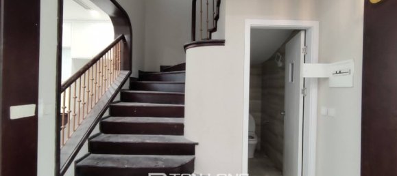 5 bedrooms Villa in Tay Ho, Vietnam No. 772 11