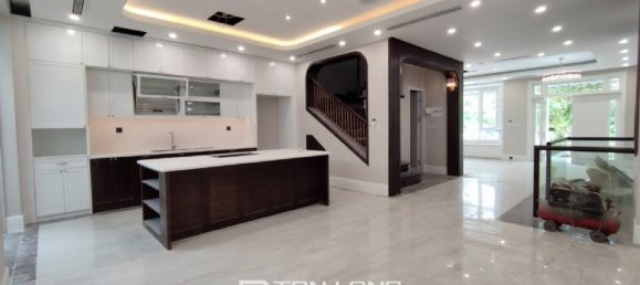5 bedrooms Villa in Tay Ho, Vietnam No. 772 8