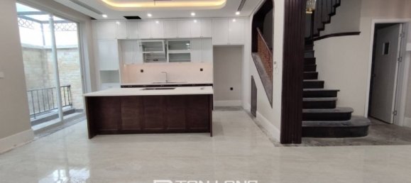 5 bedrooms Villa in Tay Ho, Vietnam No. 772 6