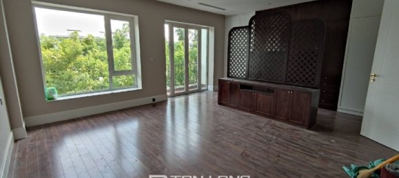 5 bedrooms Villa in Tay Ho, Vietnam No. 772 21
