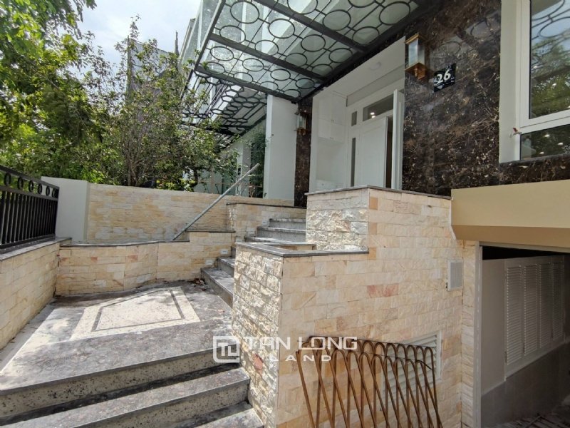 5 bedrooms Villa in Tay Ho, Vietnam No. 772