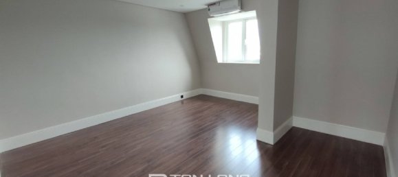 5 bedrooms Villa in Tay Ho, Vietnam No. 772 28