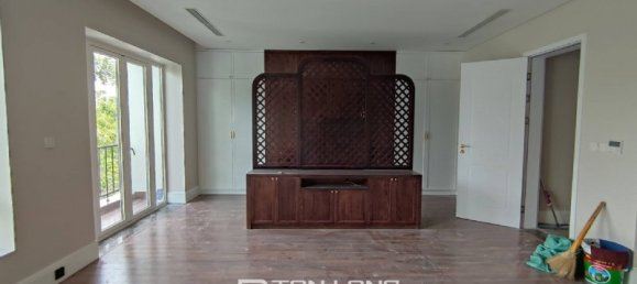 5 bedrooms Villa in Tay Ho, Vietnam No. 772 23