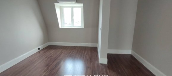 5 bedrooms Villa in Tay Ho, Vietnam No. 772 27