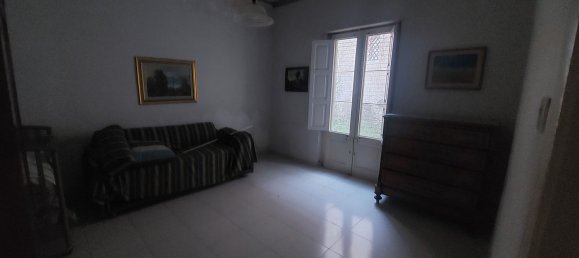 Дом с 7 комнатами в Патерно, Италия № 51003 17