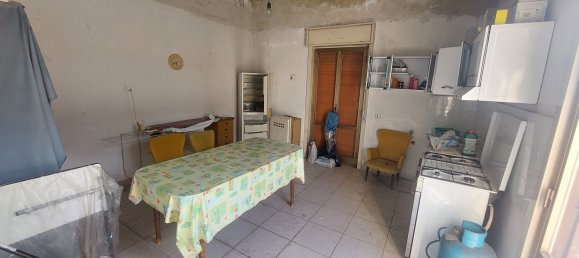 Дом с 7 комнатами в Патерно, Италия № 51003 8