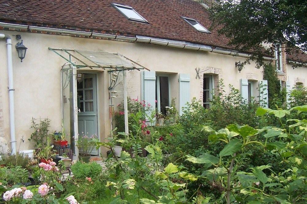 Casa de 2 dormitorios en Bellegarde, France No. 97543