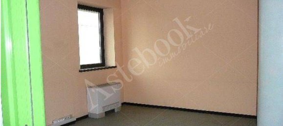 Oficina de 1 habitación en Bergamo, Italy No. 323211 15